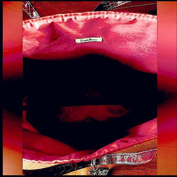 “NIEMAN MARCUS” BURGUNDY TOTE BAG  NWT - Picture 7 of 8